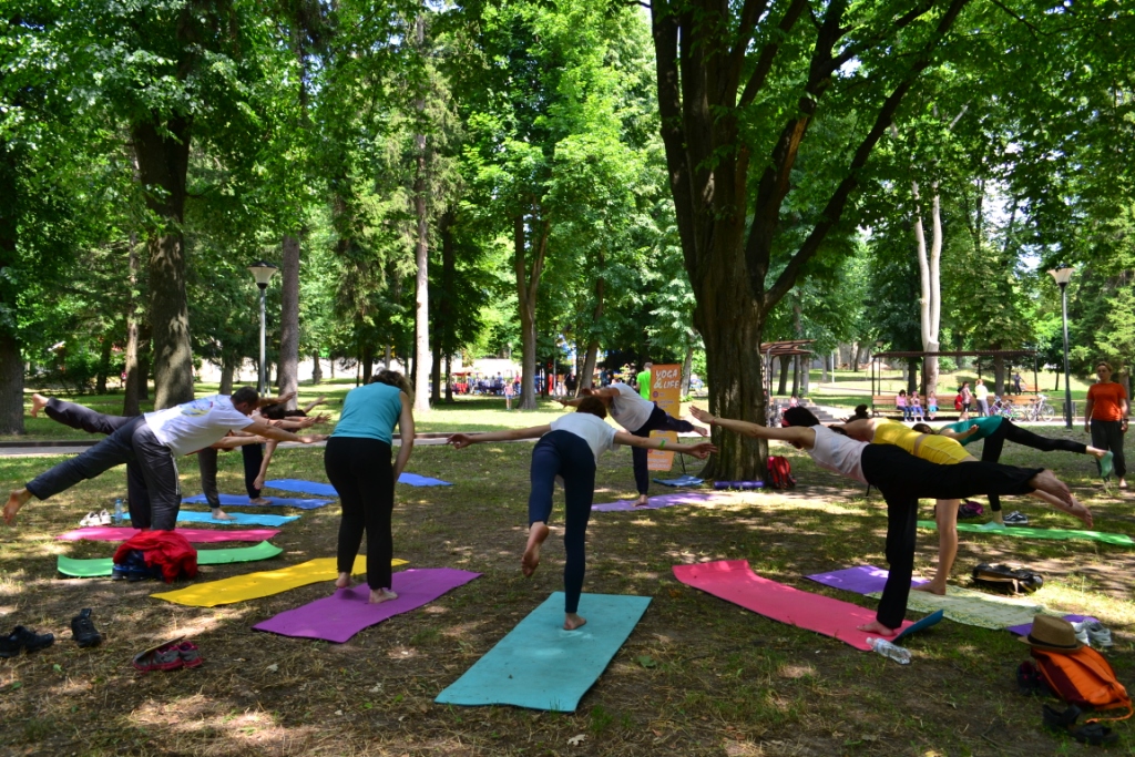 Житомир святкує Міжнародний день йоги