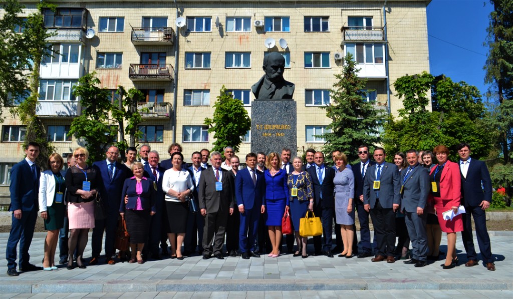Делегації з Польщі, Грузії, Болгарії та Словенії поклали квіти до пам’ятника Тарасу Шевченку