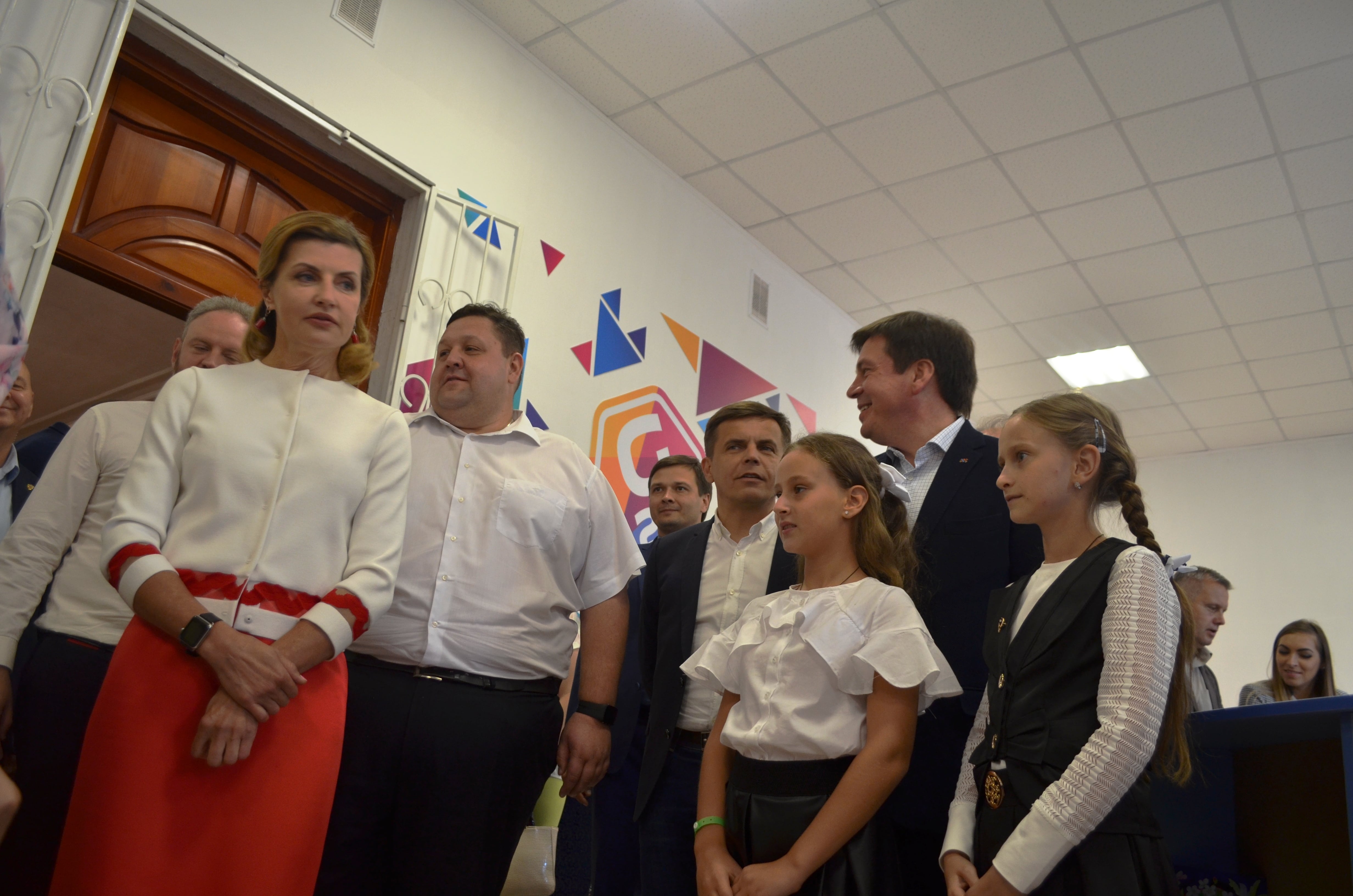 Перша леді України Марина Порошенко відвідала перші медіатеки у Житомирі 