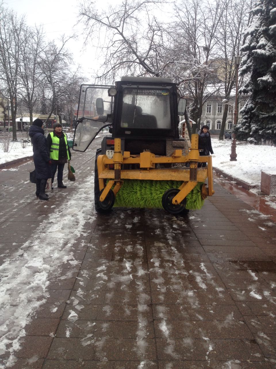 Під час прибирання вулиць міста від снігу було використано 70 тон протиожеледної суміші та 10 тон чистої солі