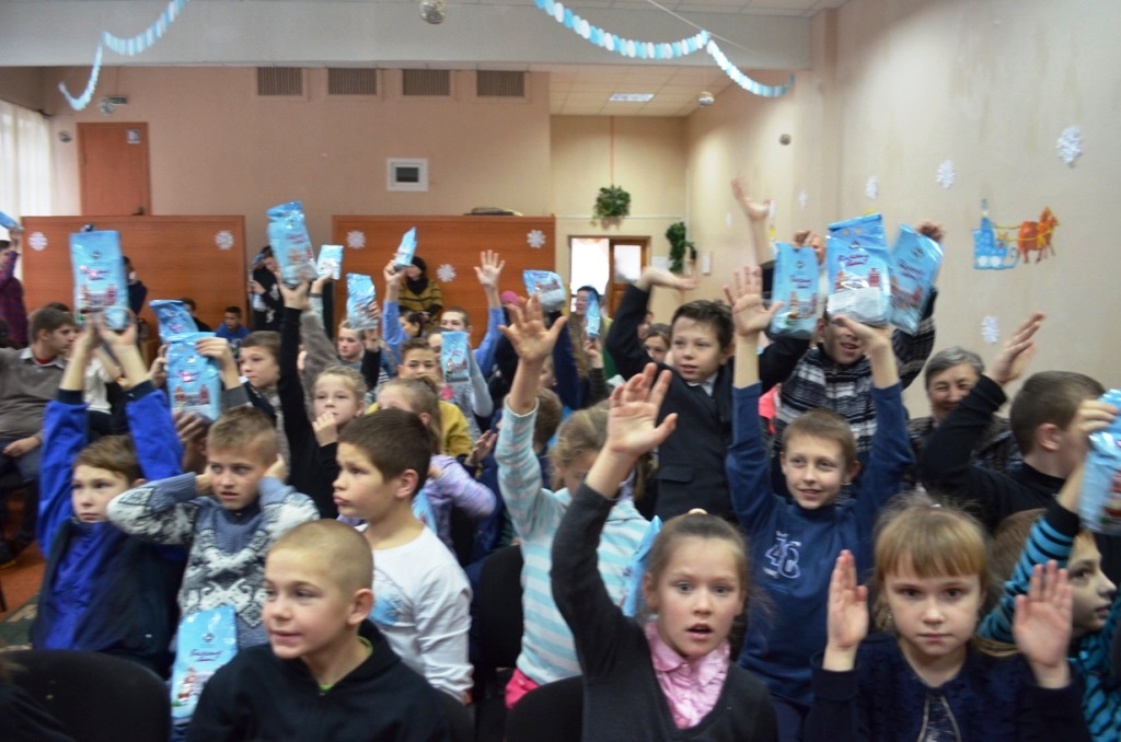 Вихованці шкіл-інтернатів отримали від Житомирської міської ради подарунки до новорічних та різдвяних свят   
