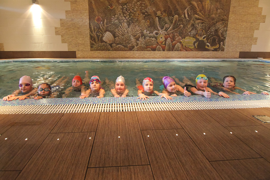 У Житомирі стартували уроки плавання для учнів