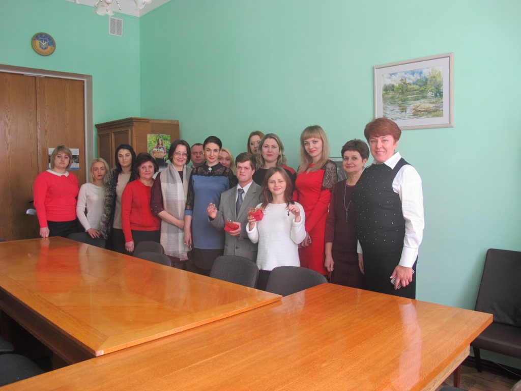Міський голова Сергій Сухомлин вручив ключі від квартир для дітей-сиріт 