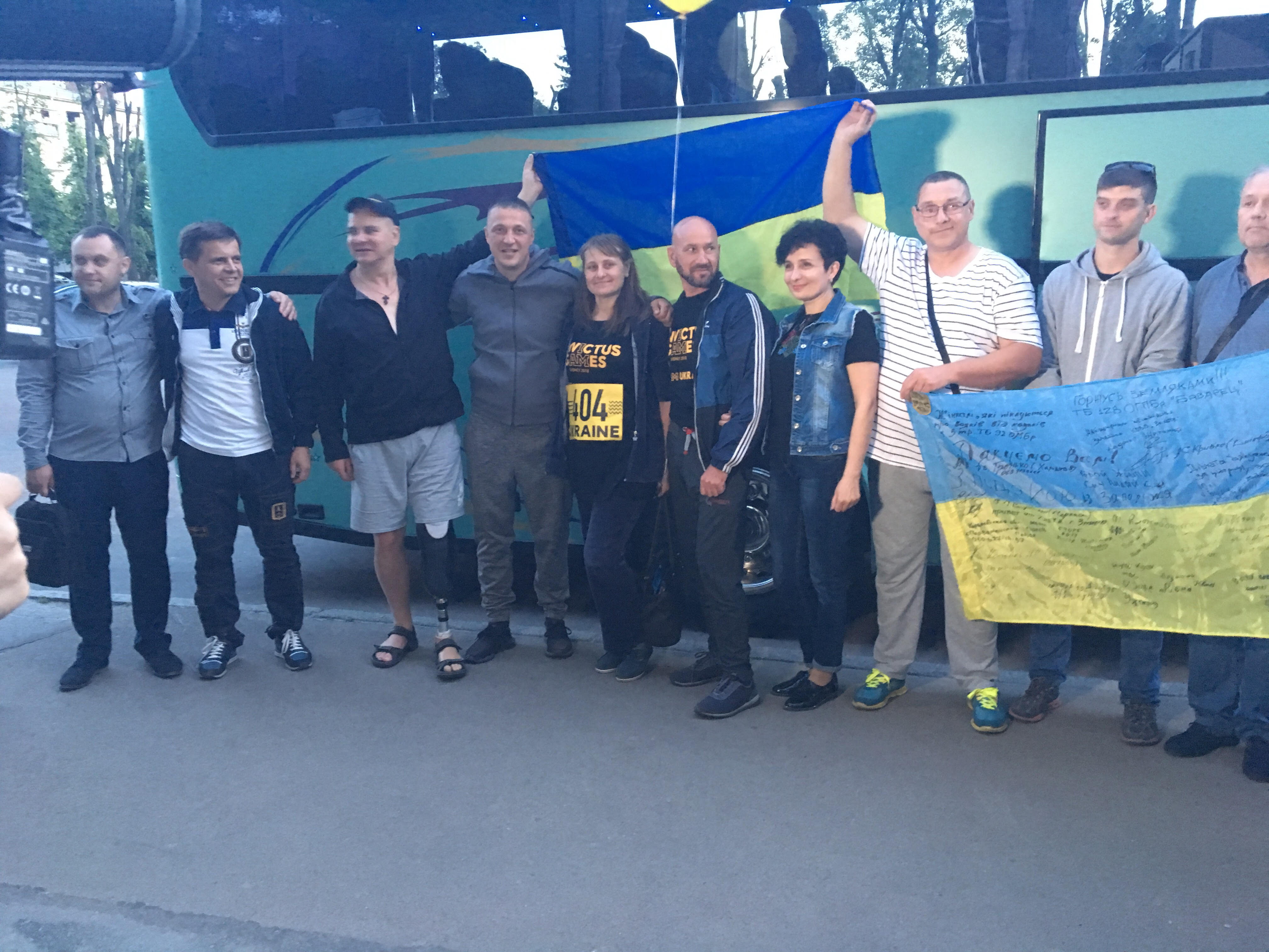 Учасники проекту Bus of heroes розгорнули  прапор Житомира у Кракові та Празі