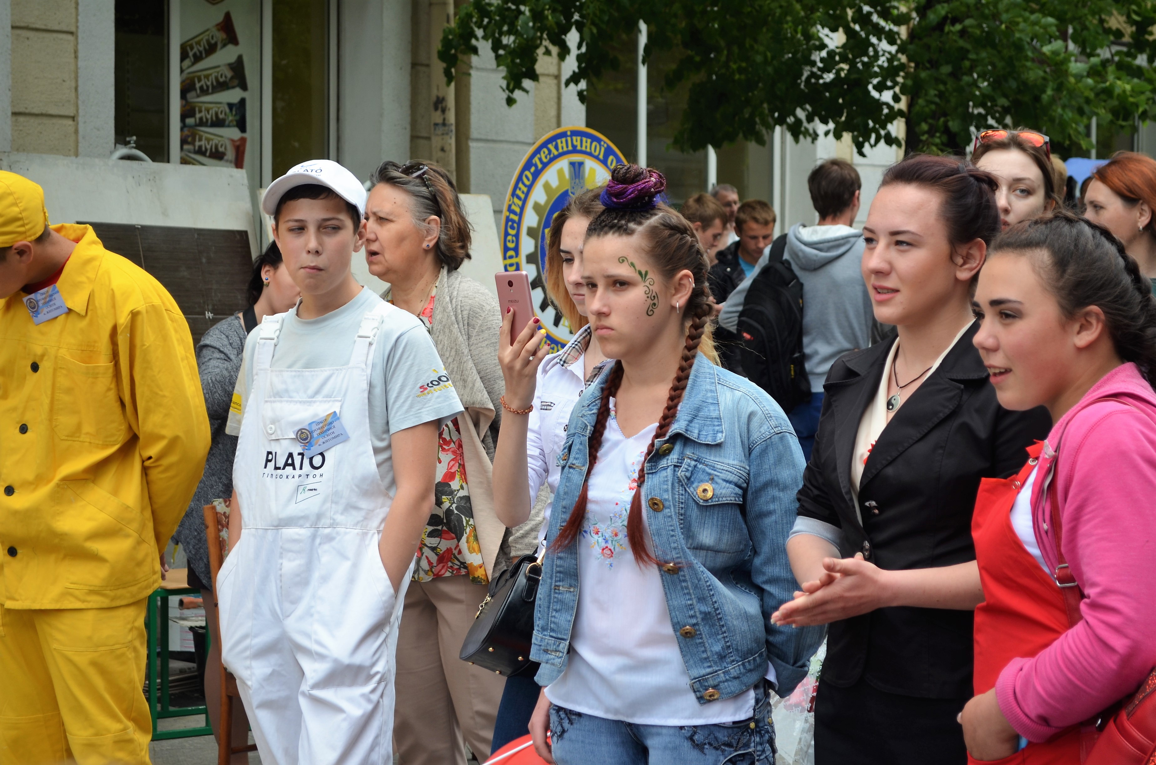 У Житомирі на Михайлівській триває ярмарок вакансій 