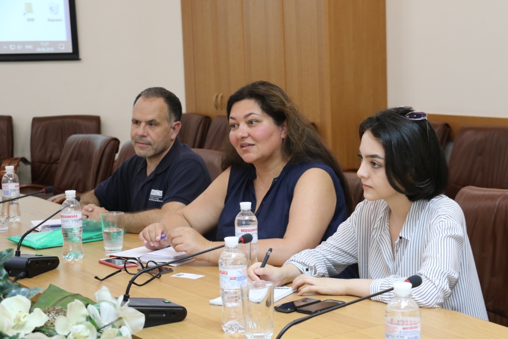 Питання ролі жінок у політиці  обговорили представниці депутатської групи «Жінки Житомира» з  членами місії ОБСЄ