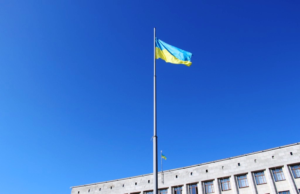 На майдані імені С.П. Корольова відбулося урочисте підняття   Державного Прапора України