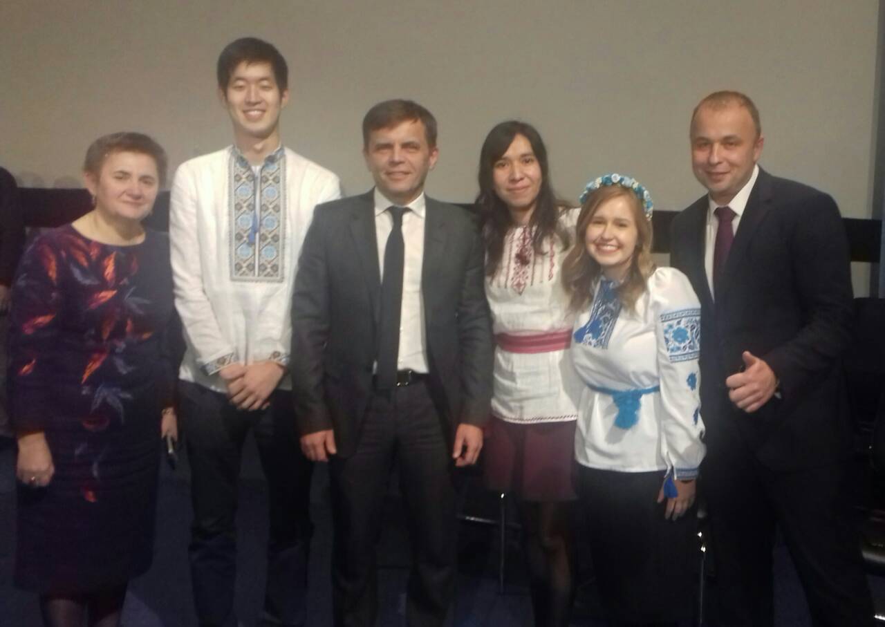 Сергій Сухомлин привітав волонтерів Корпусу Миру із прийняттям присяги