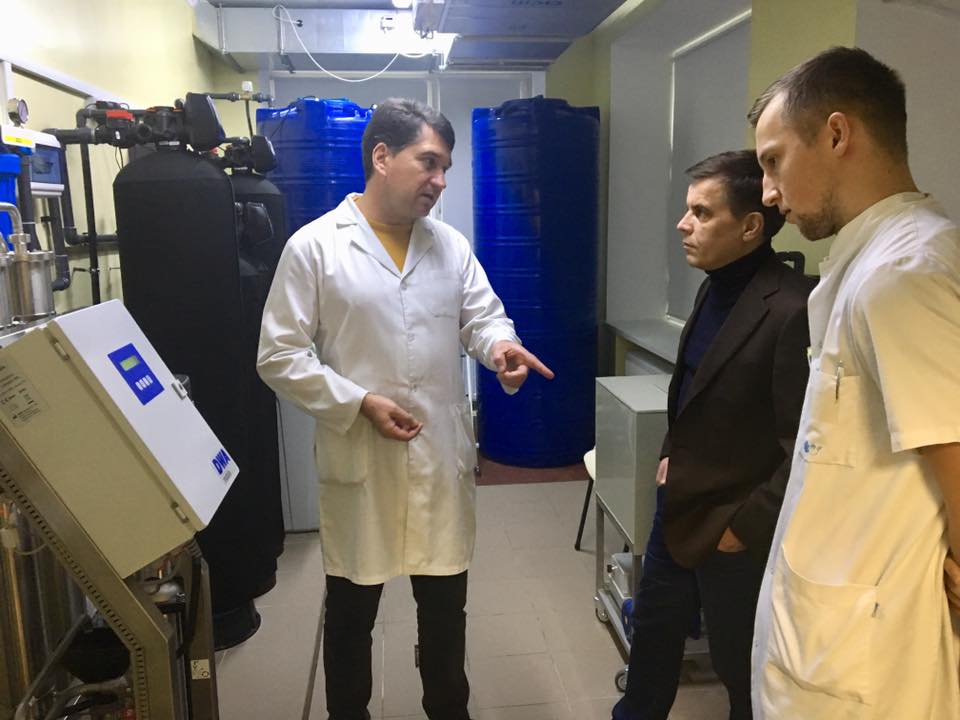 Житомирський міський голова Сергій Сухомлин перевірив як працює відділення гемодіалізу
