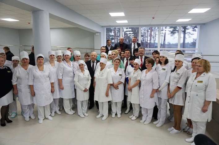 Президент України відвідав Центр вертебрології та реабілітації учасників АТО/ООС