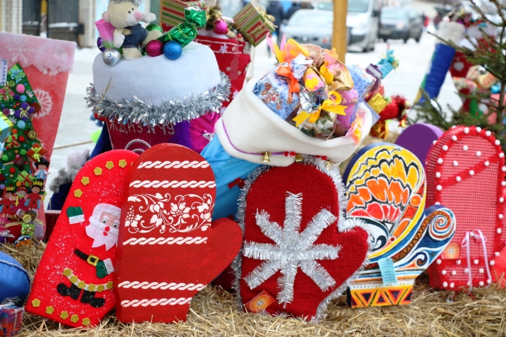 Перший фестиваль «Різдвяна панчоха» у Житомирі –  свято незвичайних панчох та рукавичок