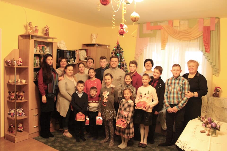 Сергій Сухомлин відвідав два дитячі будинки, де перебувають діти, які потрапили в складні життєві ситуації
