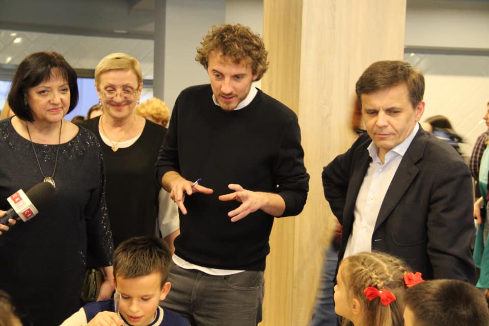 Переможець проекту «МастерШеф» Євген Клопотенко у Житомирі презентував проект «Нове шкільне харчування»