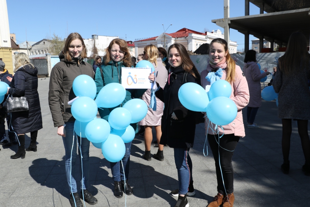 У Житомирі провели флешмоб на підтримку людей з аутизмом