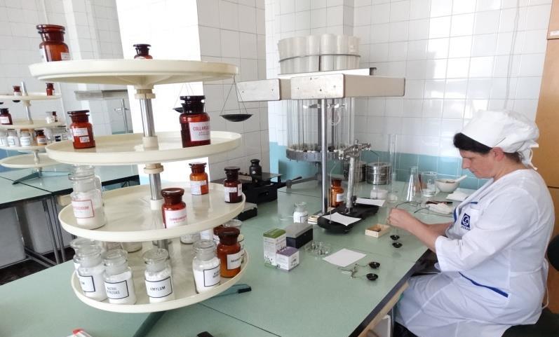 В аптеці на майдані Соборному виготовляють унікальні лікарські препарати