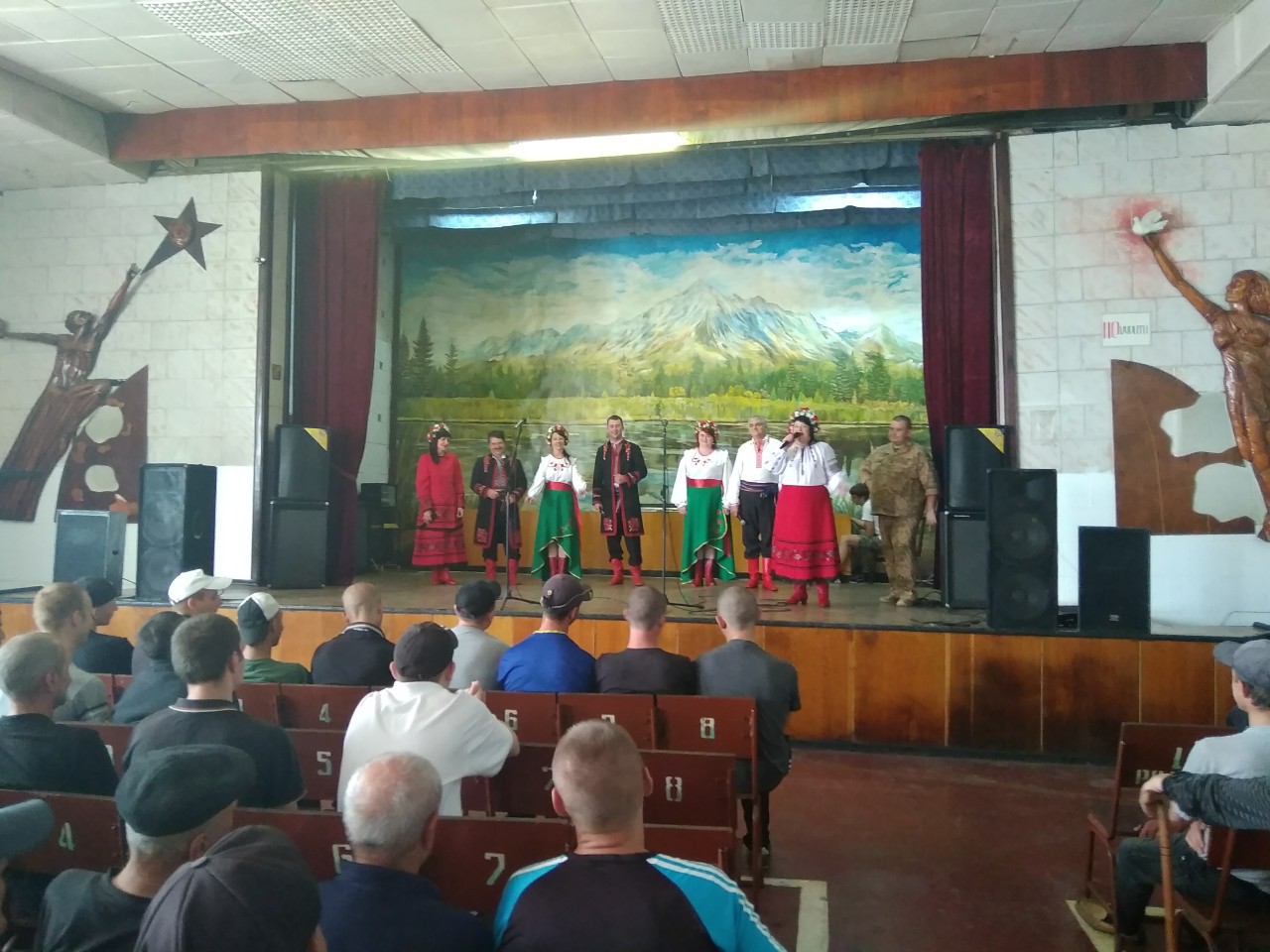 У Житомирі відбувся святковий концерт до Дня Батька та Дня Конституції України в Державній установі «Житомирська виправна колонія №4» 