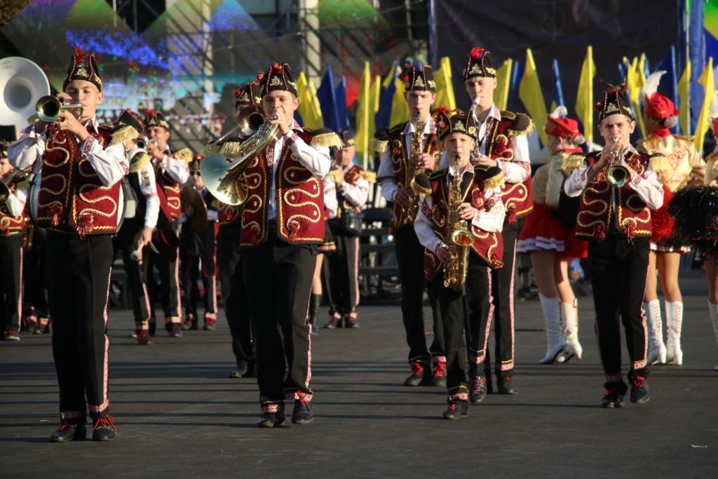 На майдані Соборному відбувся 5-й ювілейний Всеукраїнський фестиваль військових духових оркестрів «Ми єдині!»