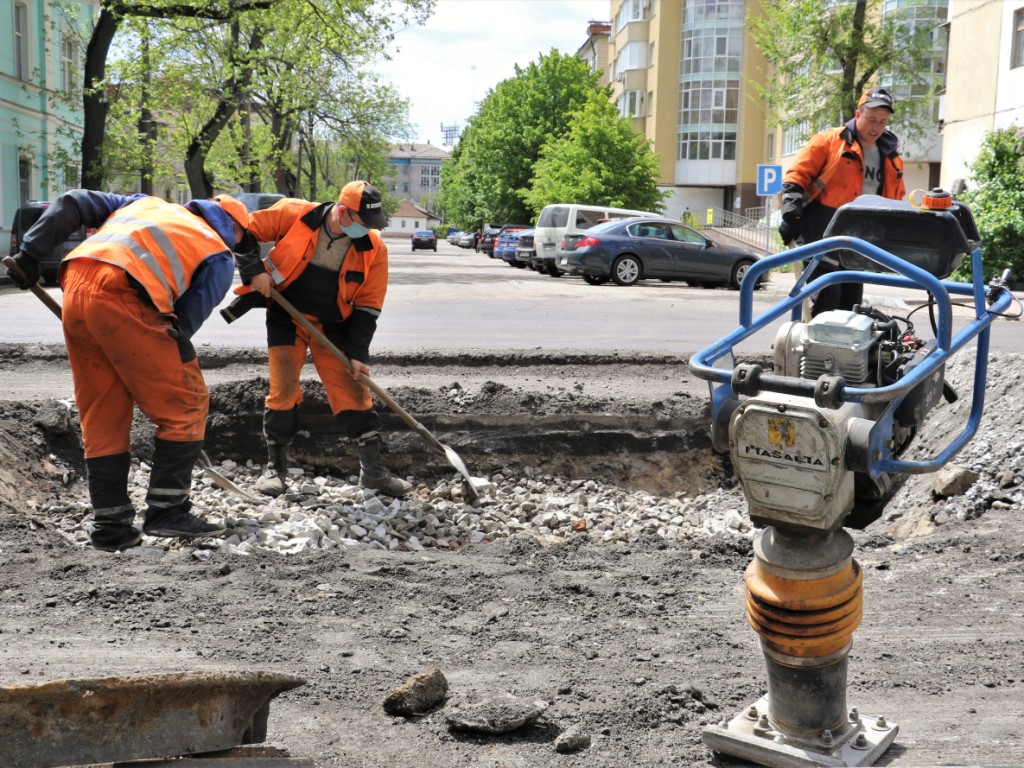 У Житомирській міській ОТГ тривають ремонти доріг