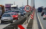 З 1 січня швидкість авто у населених пунктах знижують до 50 км/год