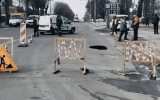 У Житомирі на вулиці Східній, 101 стався порив каналізаційного колектору