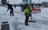 У Житомирі дорожники ліквідовують наслідки нічного снігопаду