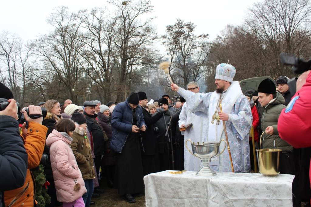 19 січня православні християни відзначають  Водохреще