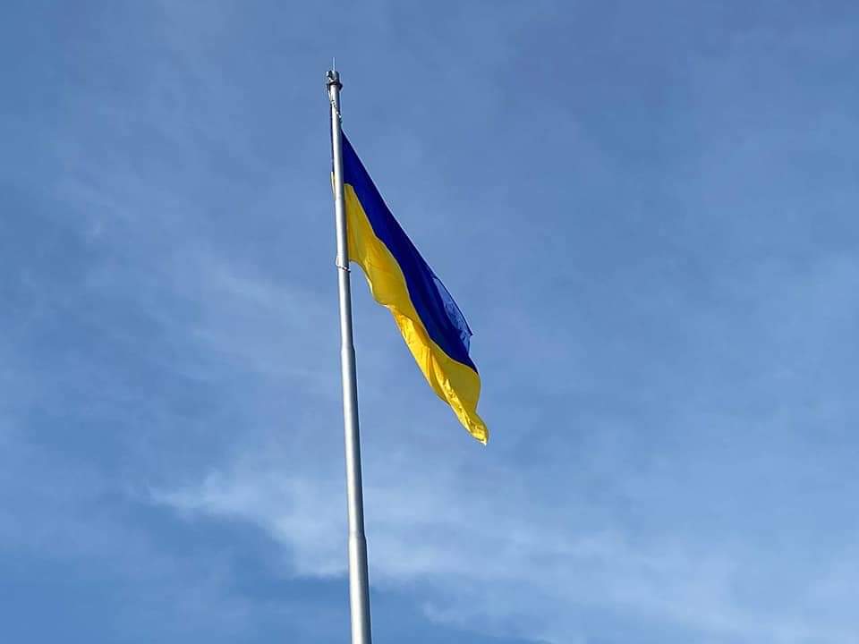 На майдані Соборному до Дня Державного Прапора України урочисто підняли національний стяг