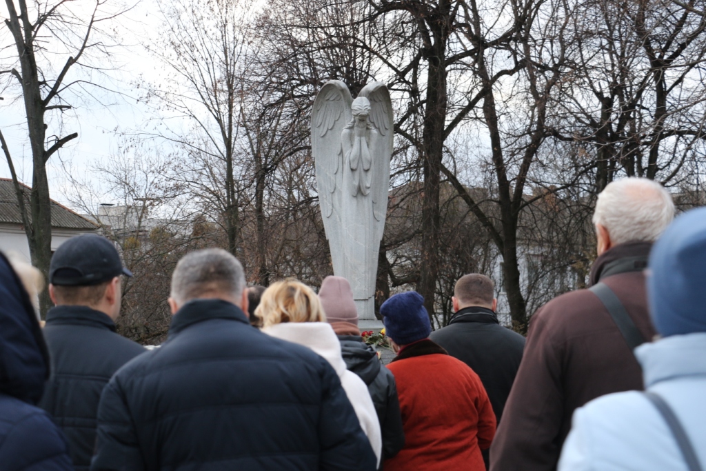 Запали свічку пам'яті: 27 листопада житомиряни вшановують пам'ять жертв Голодоморів