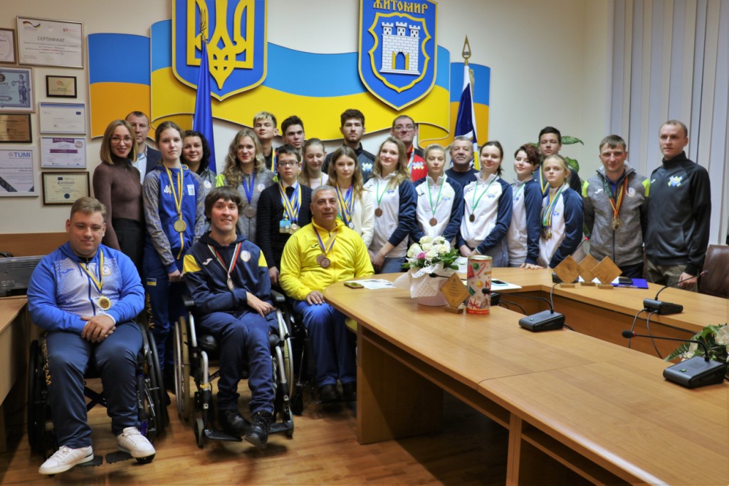 Гордість Житомира та України: у міській раді нагородили спортсменів з інвалідністю
