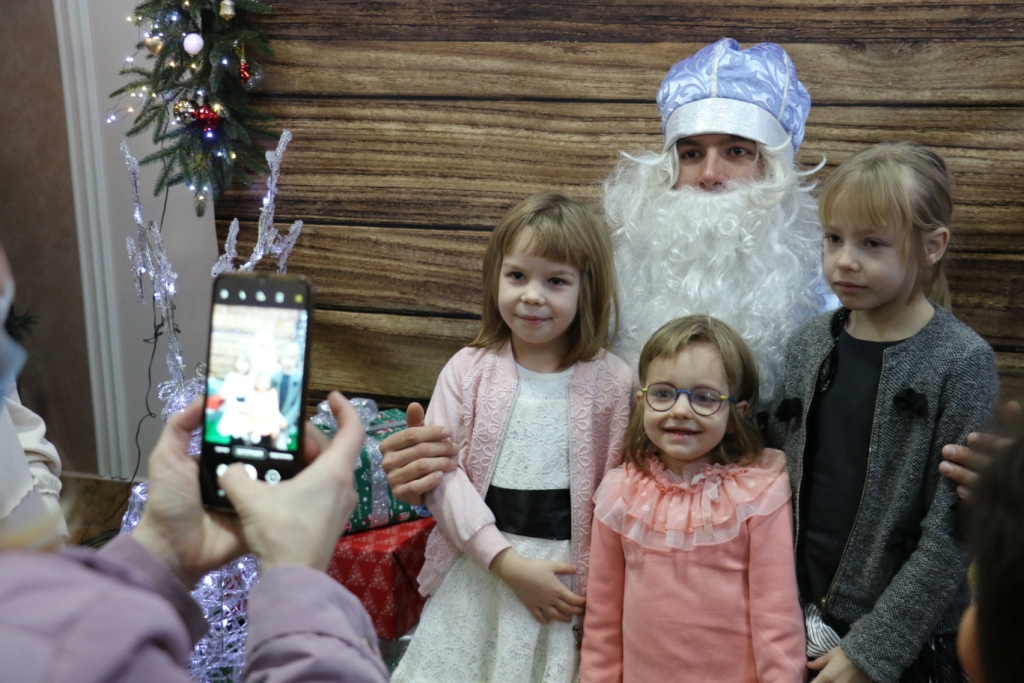 260 дітей  відвідали святкову казку напередодні Дня Святого Миколая