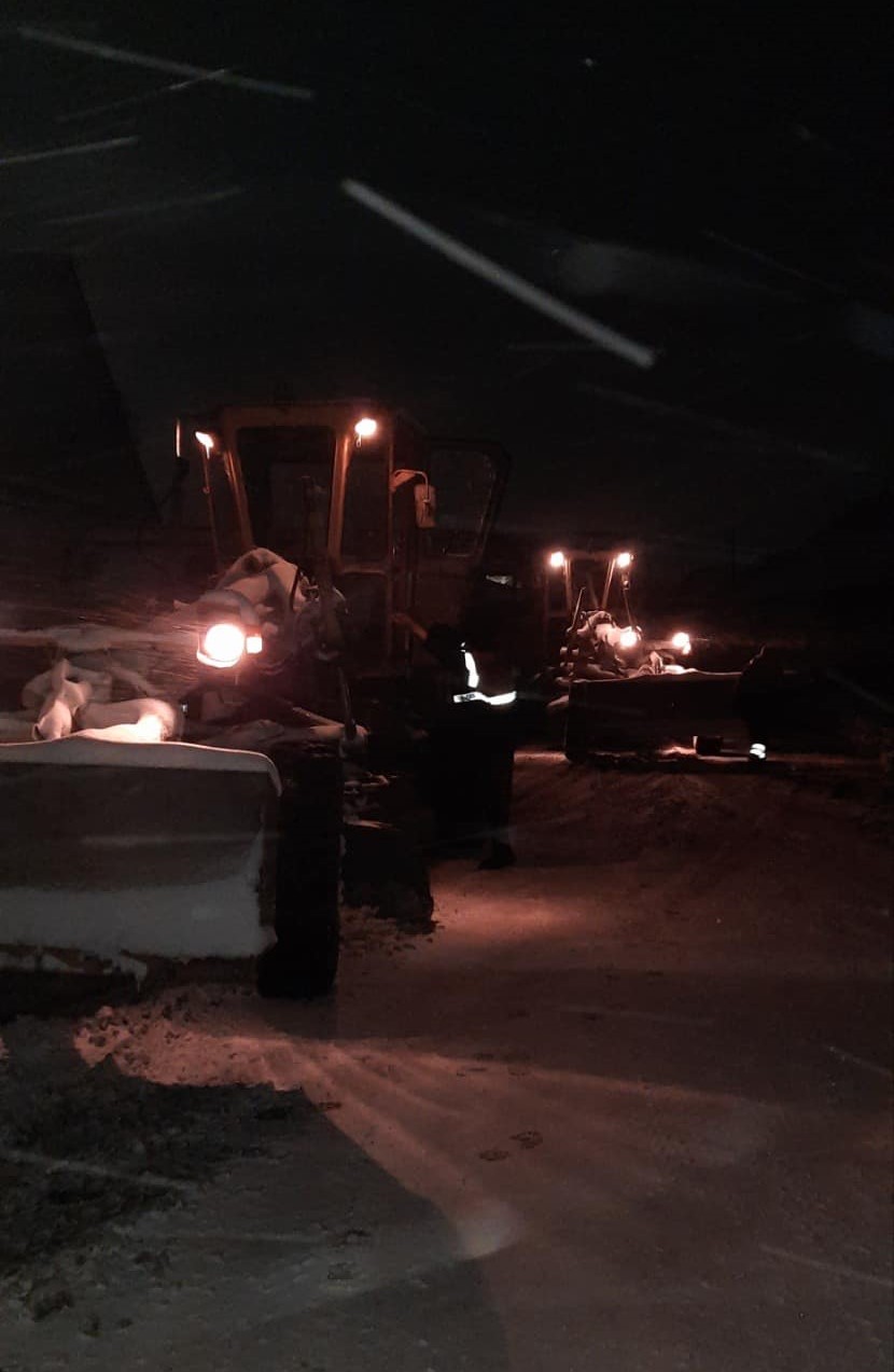 Через погіршення погодних умов вночі на дорогах міста працювала спецтехніка КП «УАШ»