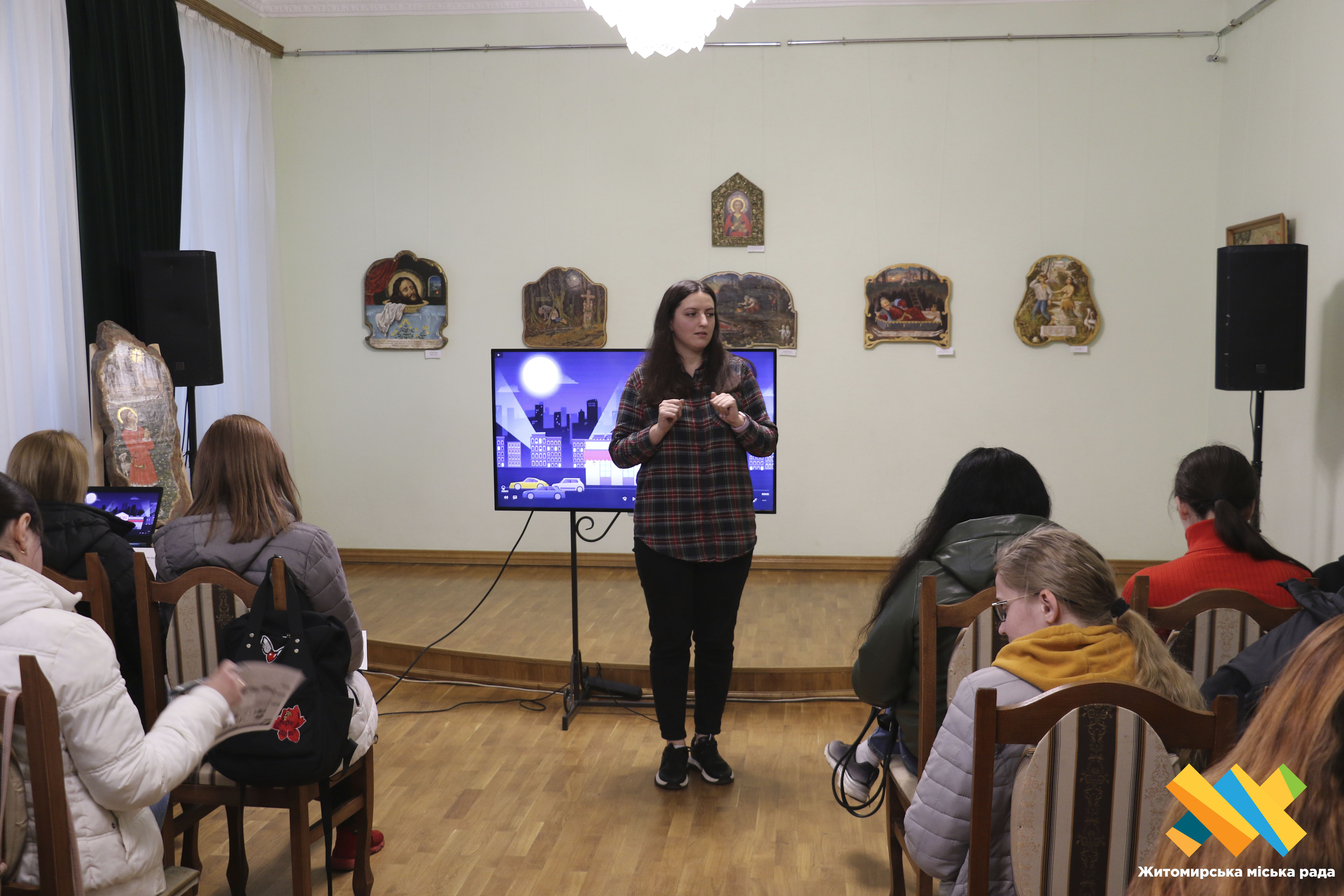 У Домі української культури стартували  експрес-курси з вивчення іноземних мов