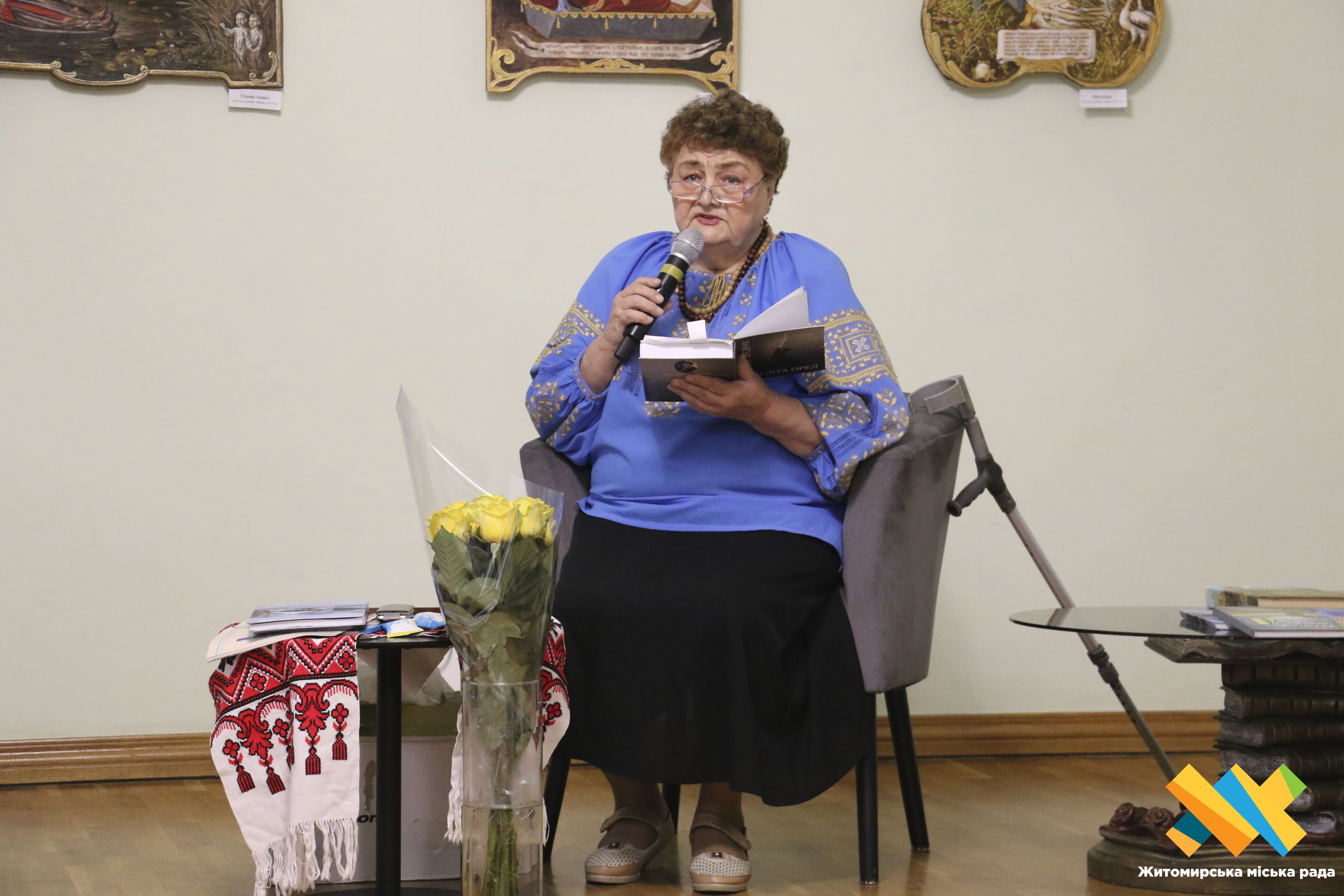 У Домі української культури письменниця Марія Зіновчук презентувала свою нову книгу «Гей літа, орел» 