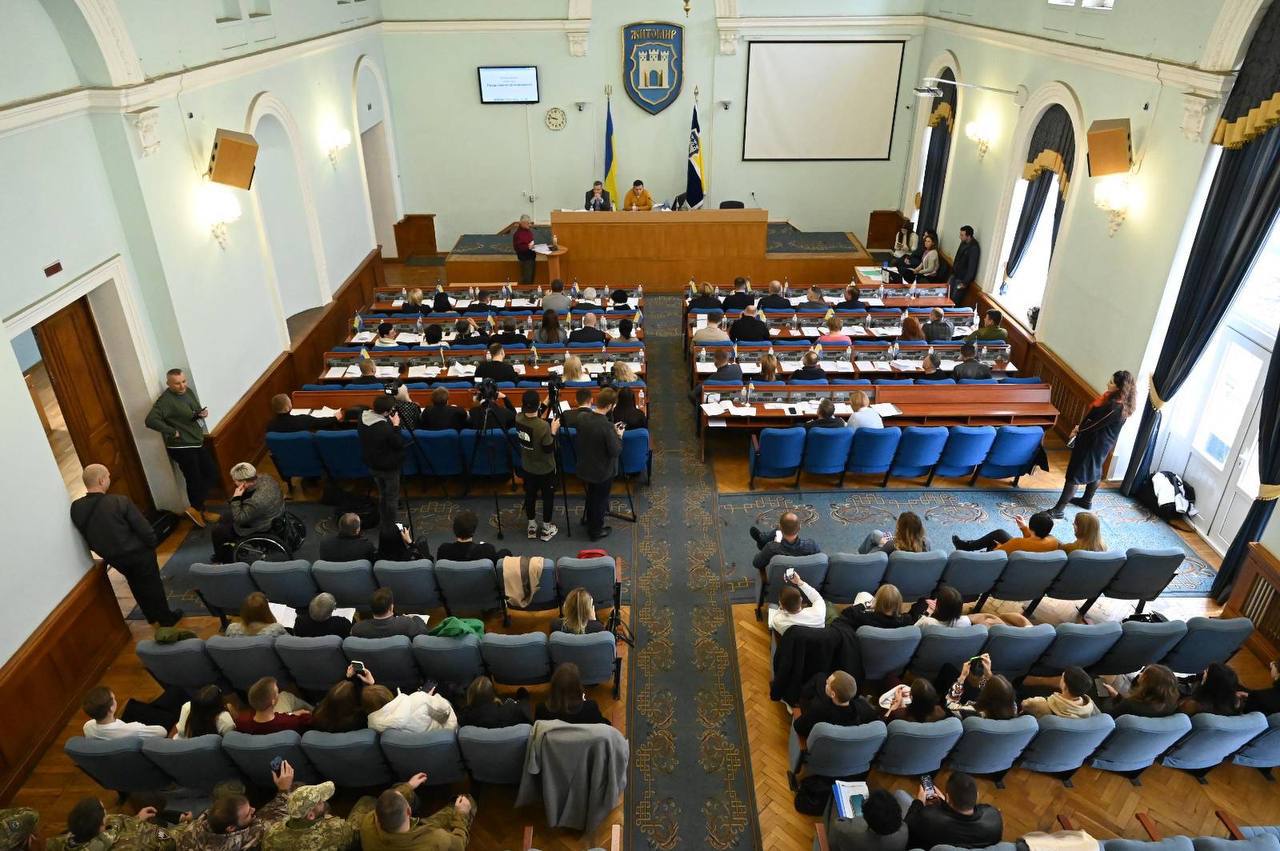 Додаткових 125 мільйонів гривень виділили сьогодні військовим на черговій сесії міської ради
