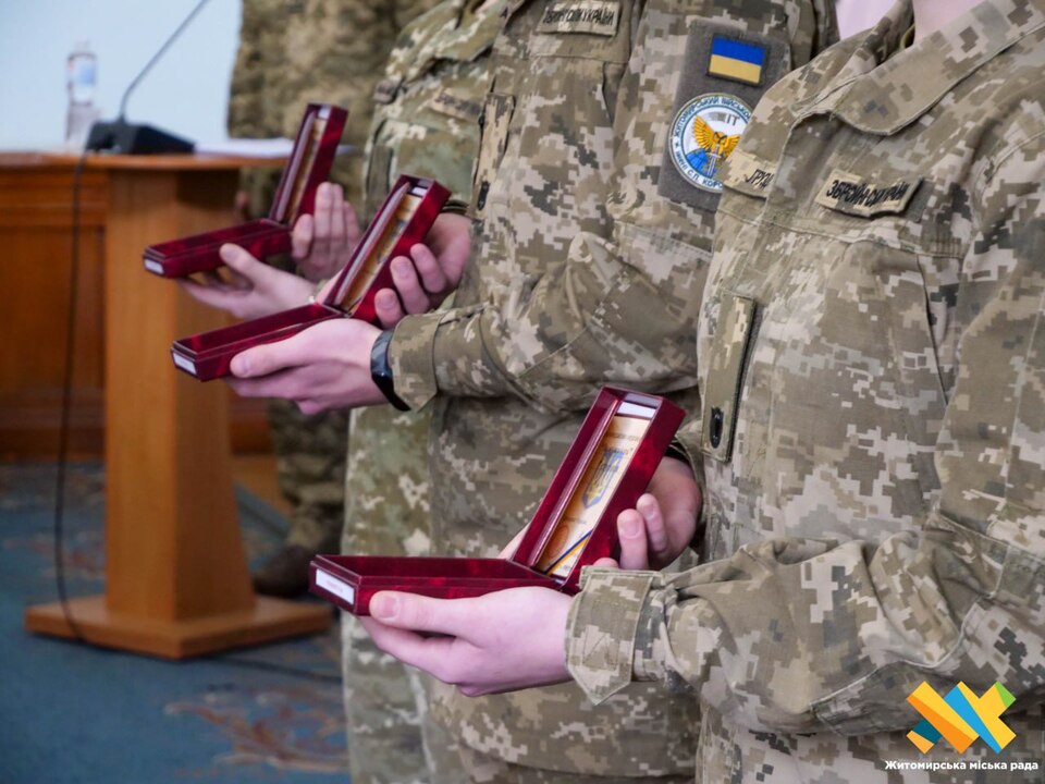 Ордени «За мужність» III ступня  та медалі «За військову службу Україні»   передали родинам  полеглих  Захисників