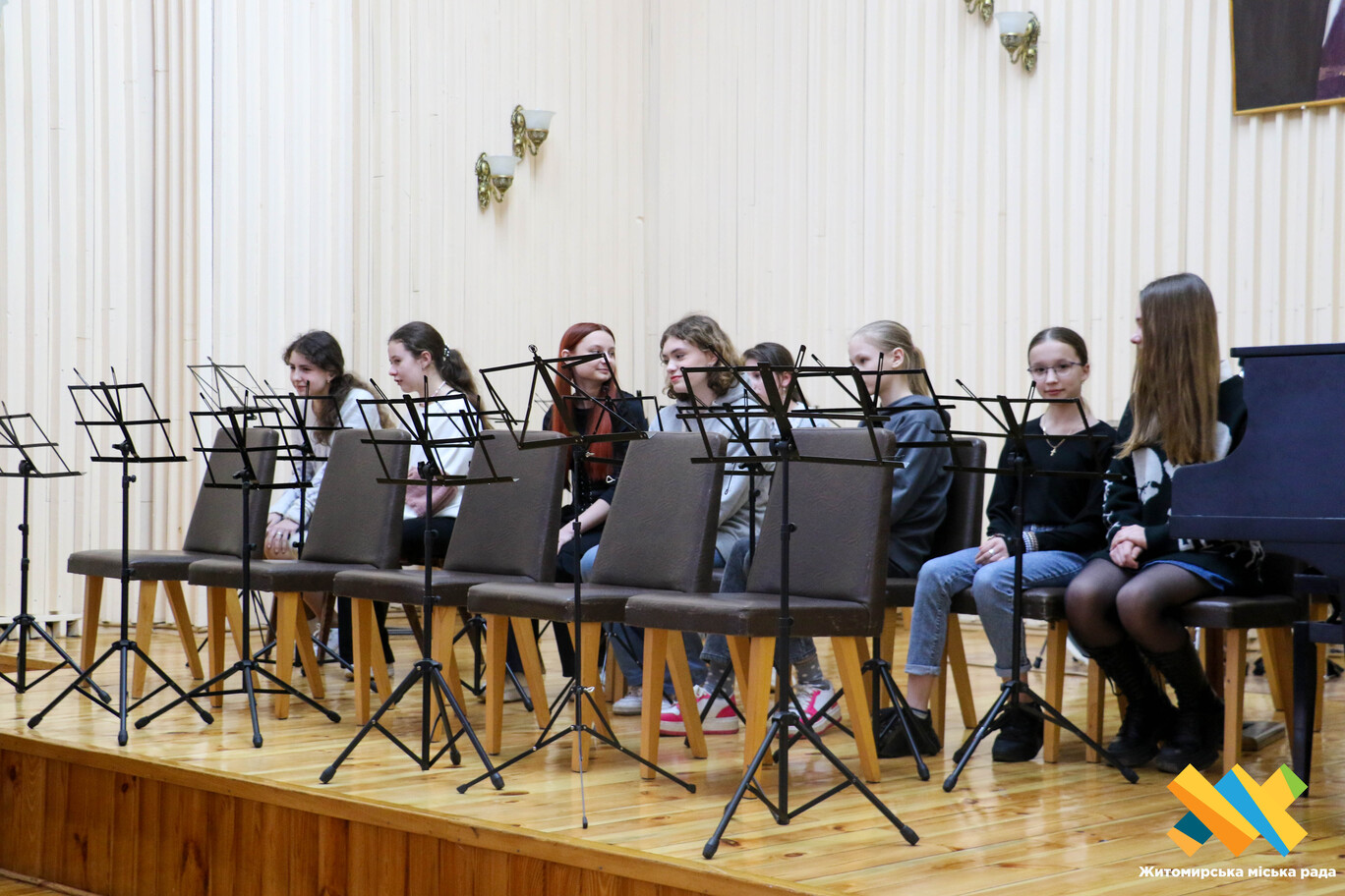 «Вже мріють про концертний тур та вірять, що оркестр буде крутим» – у Житомирі створено перший міський дитячий оркестр