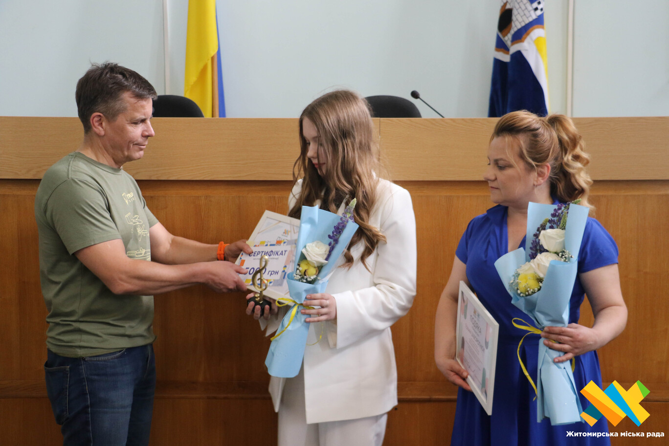 Учні мистецьких шкіл отримали стипендії міського голови 