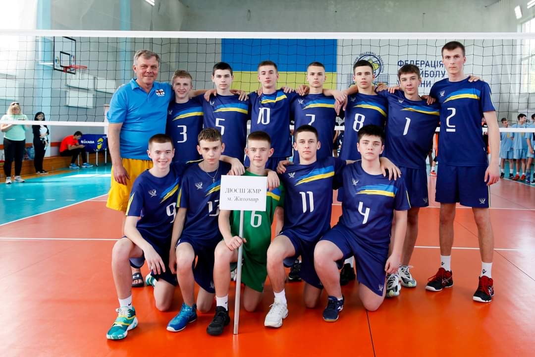 Нагородили переможців чемпіонату України з волейболу «Дитяча ліга» серед юнаків